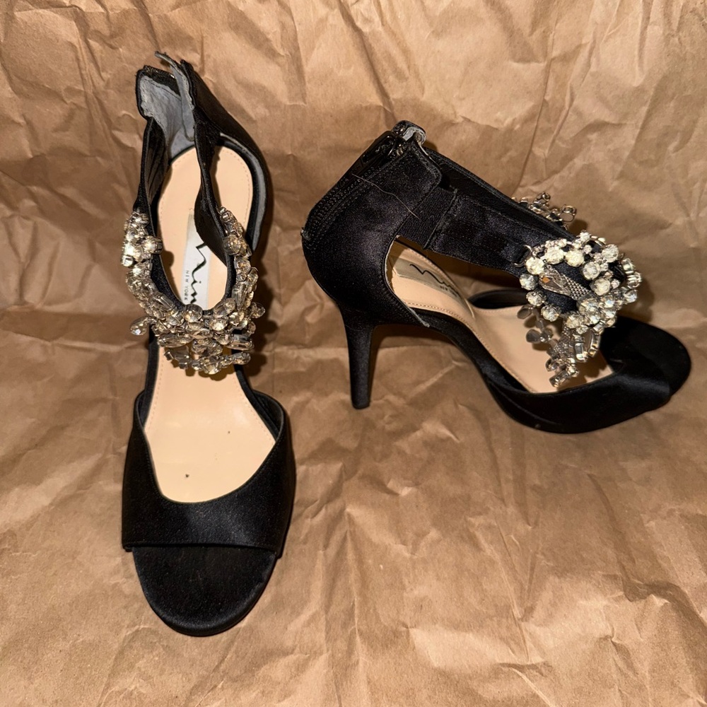 Nina Elegant Black Heels with Sparkling Embellishments